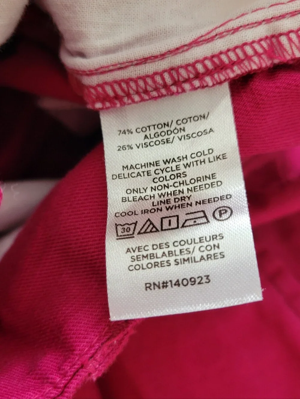 Size 0 Shorts In Green And Pink Loft (two )